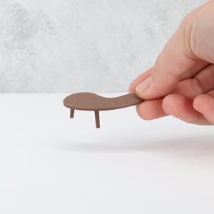 Mini Mid-Century Bean Coffee Table – 1:24 Scale Replica