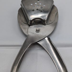 Vintage Handheld Lemon/Lime Citrus Stainless Steel Juicer Barware Retro