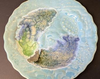 Karen Ford Anthropologie Aquablå Keramik 20 cm Präglad Tallrik