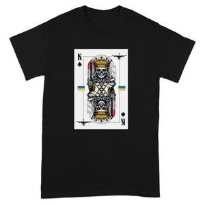 Roi des drones, Ukraine, T-shirt tête de mort roi de pique, T-shirt avec carte graphique, Drapeau ukrainien, Guerre de drones, Design unique, T-shirt Gamer