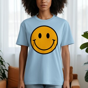Smiley Face T Shirt, Graphic Tee, Happy Face Shirt, Unisex Casual Shirt, Trendy Graphic Top, Gift for Friends, Comfortable T Shirt