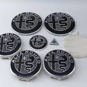 8 pezzi Emblem Stemma Logo Fregio Anteriore Posteriore 74mm 50mm 60mm NUOVO NERO