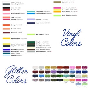 K&ouml;nnte beinhalten: Eine Tabelle mit Vinyl- und Glitzerfarben mit entsprechenden Farbnamen und Produktcodes. Die Tabelle enth&auml;lt Farben wie Wei&szlig;, Schwarz, Rot, Blau, Gr&uuml;n, Gelb, Orange, Pink, Lila und Braun. Die Tabelle enth&auml;lt auch Glitzerfarben wie Silber, Gold und Bronze.