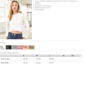K&ouml;nnte beinhalten: Ein wei&szlig;er, kurz geschnittener Hoodie mit langen &Auml;rmeln, Kordelzug, Seitenn&auml;hten und B&uuml;ndchen an den &Auml;rmeln. Der Hoodie besteht aus einem Triblend-Gewebe und hat ein abrei&szlig;bares Etikett. Das Gewebe besteht aus 50 % Polyester, 25 % Airlume-gek&auml;mmter und ringgesponnener Baumwolle und 25 % Viskose. Der Hoodie ist in den Gr&ouml;&szlig;en S, M, L, XL und 2XL erh&auml;ltlich.