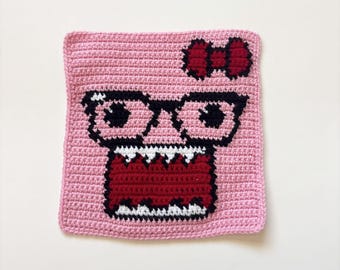 Pink Domo Crochet Tapestry | Kawaii Wall Hanging | Domo with Glasses & Bow | Handmade Room Decor