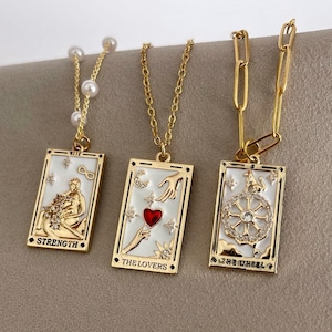 Colar de baralho de tarô dourado • Presente de dia das mães • Pingente de força, amantes, lua, estrela • Joias de tarô de bruxa • Presente de melhor amiga para ela