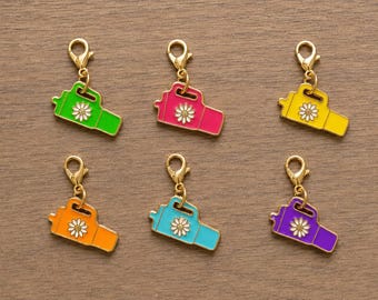 Custom Enamel Daisy Kindle Charm, E-reader Accessory, Purse Keychain Bookish Accessory