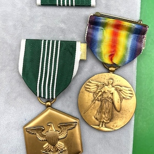 Vintage/Antique Military Medals Army WWI Victory Commendation Veterans Set of 2