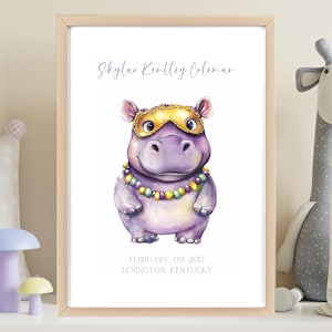 Impresión personalizada de nacimiento de bebé con hipopótamo, decoración de guardería, arte con marco de madera personalizado, regalo para recién nacido, regalo de bienvenida para bebé, decoración de guardería personalizada
