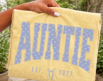 Custom Auntie Shirt, Personalized New Aunt Gift, Pregnancy Announcement Aunt to Be Shirt Gift,Plaid Auntie, New Aunt Gift