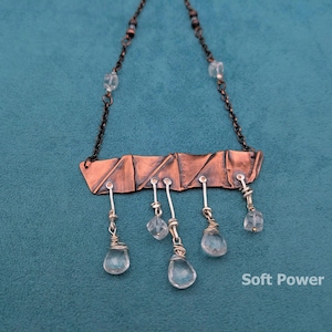 Copper and quartz cold-forged necklace: SOFT POWER