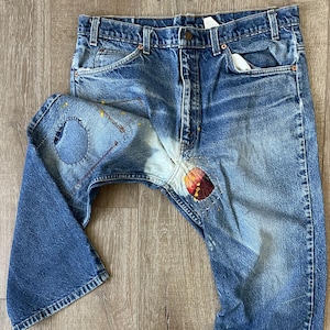 W36.5 L23.5 — 517 — Hersteld patchwork, mooie contrasterende vervagingen, geverfde denim rework jeans