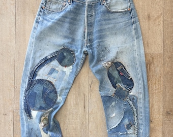 W33.5 L31.75 - Preowned 2005s 501-0000 (510XX) - #333 Rivets, Light Indigo Denim Artistic Jeans