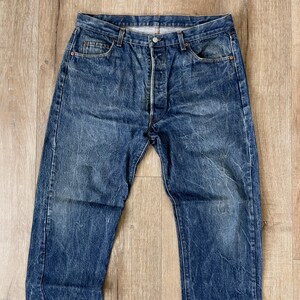 W37 L31 — Vintage Levi's 501 Jeans Men — 1982, Medium Dark Indigo, Denim, Schöne Waschverblassung, Original Werks-Einfachstich, Fühlt sich Papier von Hand an