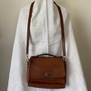 Vintage Coach 0709-377 Cross-body Hand Bag — Natural Glove Tanned