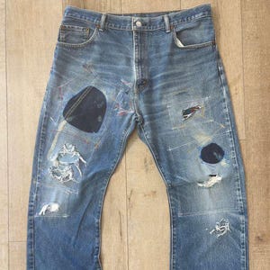 W37 L29.5 - Preowned 517 Medium Dark Indigo Denim Boot-cut Personal Jeans