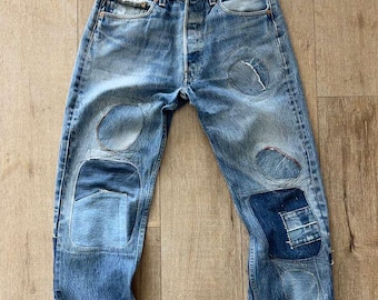 W31 L30 - 2002 Levi's 501xx - #555 Rivet, Medium Indigo Denim, Personal Jeans