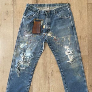 W34.5 L29 - Preowned Medium Dark Indigo Personal Jeans