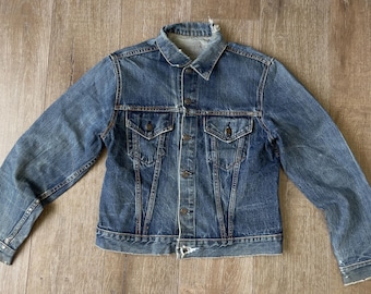 Chest 42.5 — Vintage Levi’s Big E Denim Jacket — 1960s, #526 Rivet, Medium Indigo, Type 3