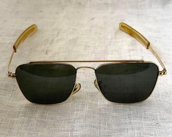 Vintage B&L Ray-Ban USA Aviator Sunglasses — G15 UV Green / Neutral Gray Lens, Command, with Case