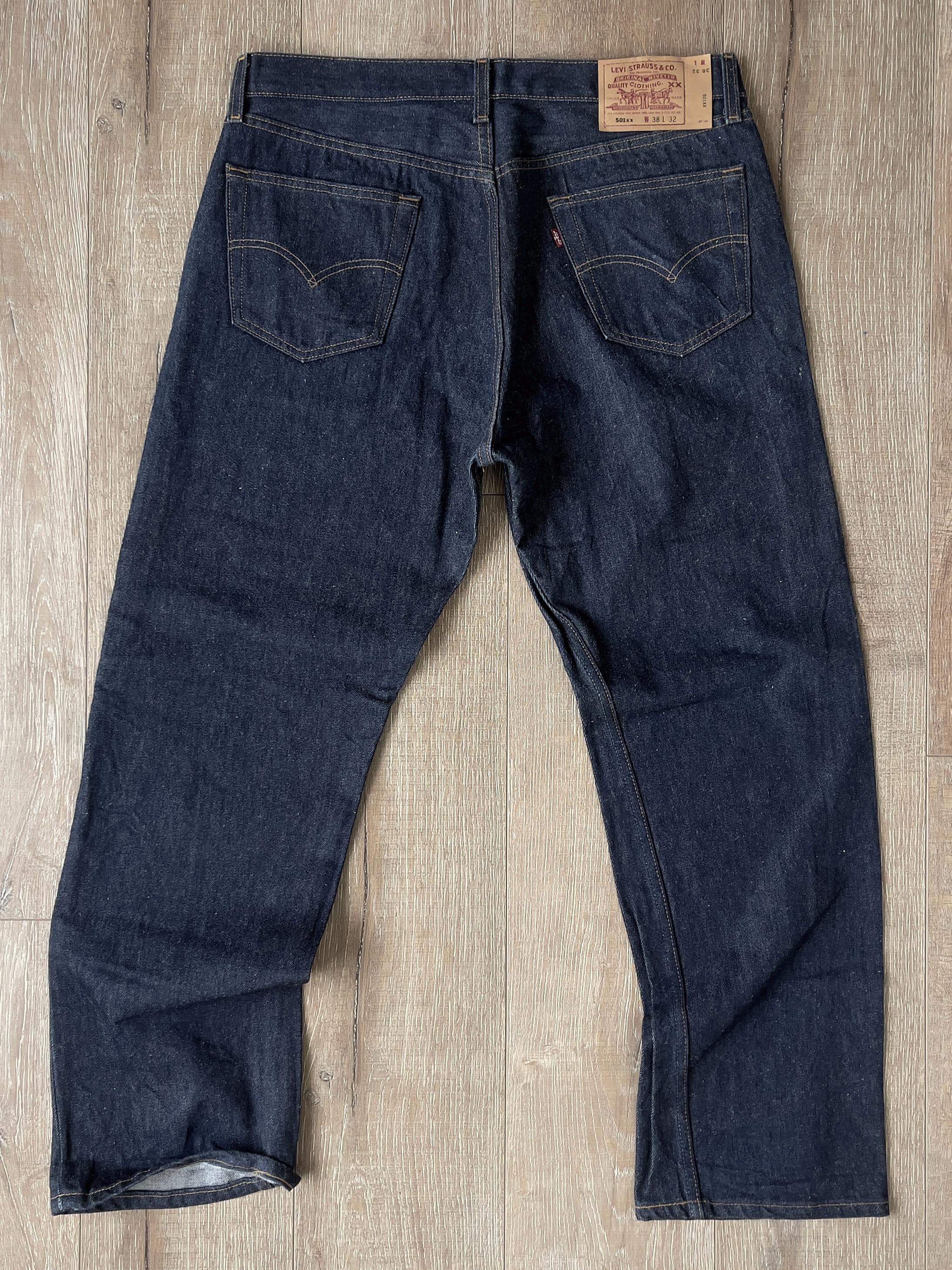 W36 L30 — vintage Levi's 501 Jeans Men — 2000, #511 Rivets, Dark W36 L30 — vintage Levi's 501 Jeans Men — 2000, #511 Rivets, Dark