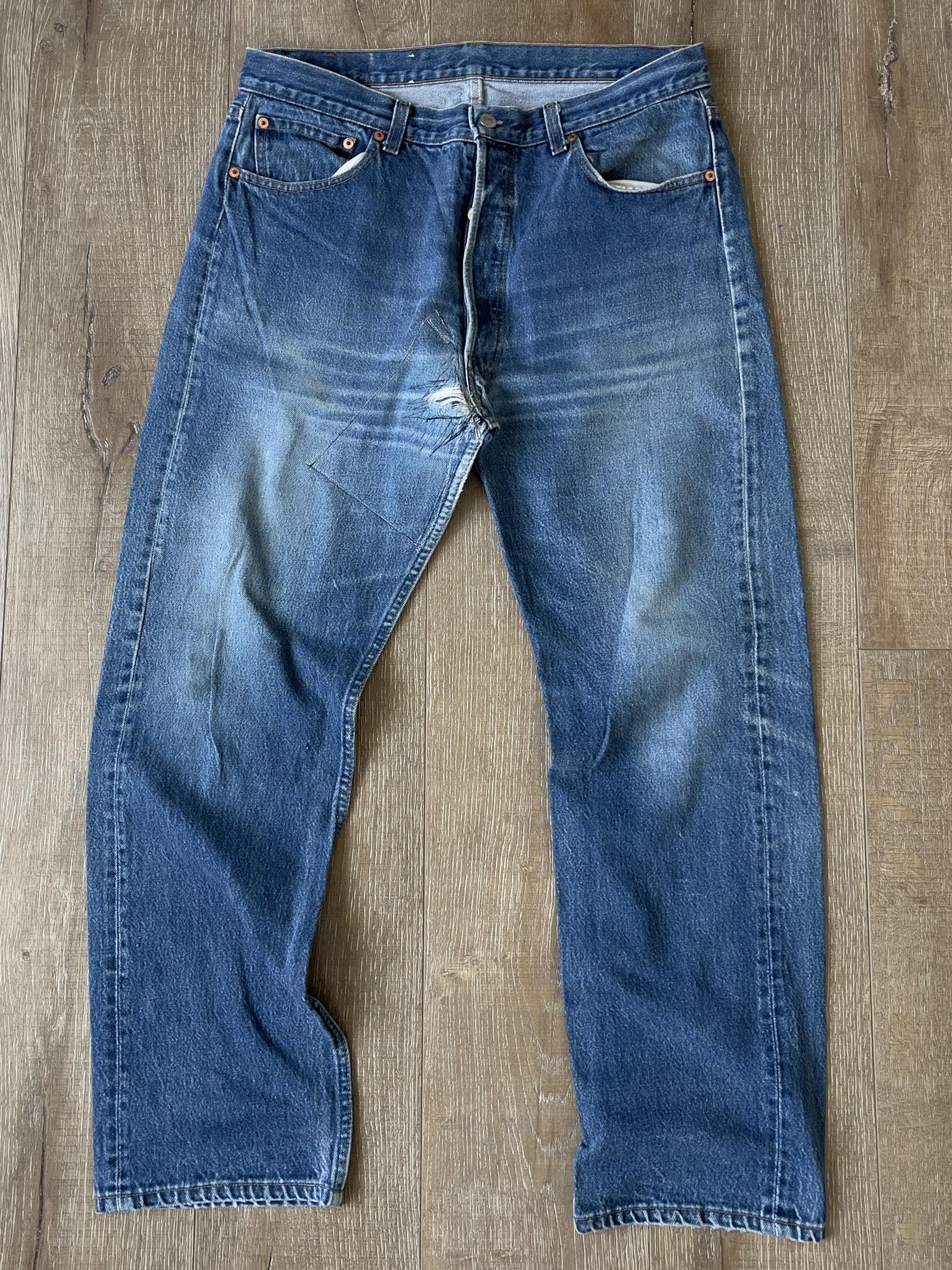 W35 L28.5 — vintage Levi's 501xx Jeans Men — 1980s, #552 Rivet