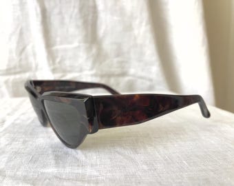 Occhiali da sole Ray Ban B&L (inizio anni 2000 o precedenti) — Onyx, lenti spesse a forma di occhio di gatto color tartaruga W0800, lenti verde chiaro
