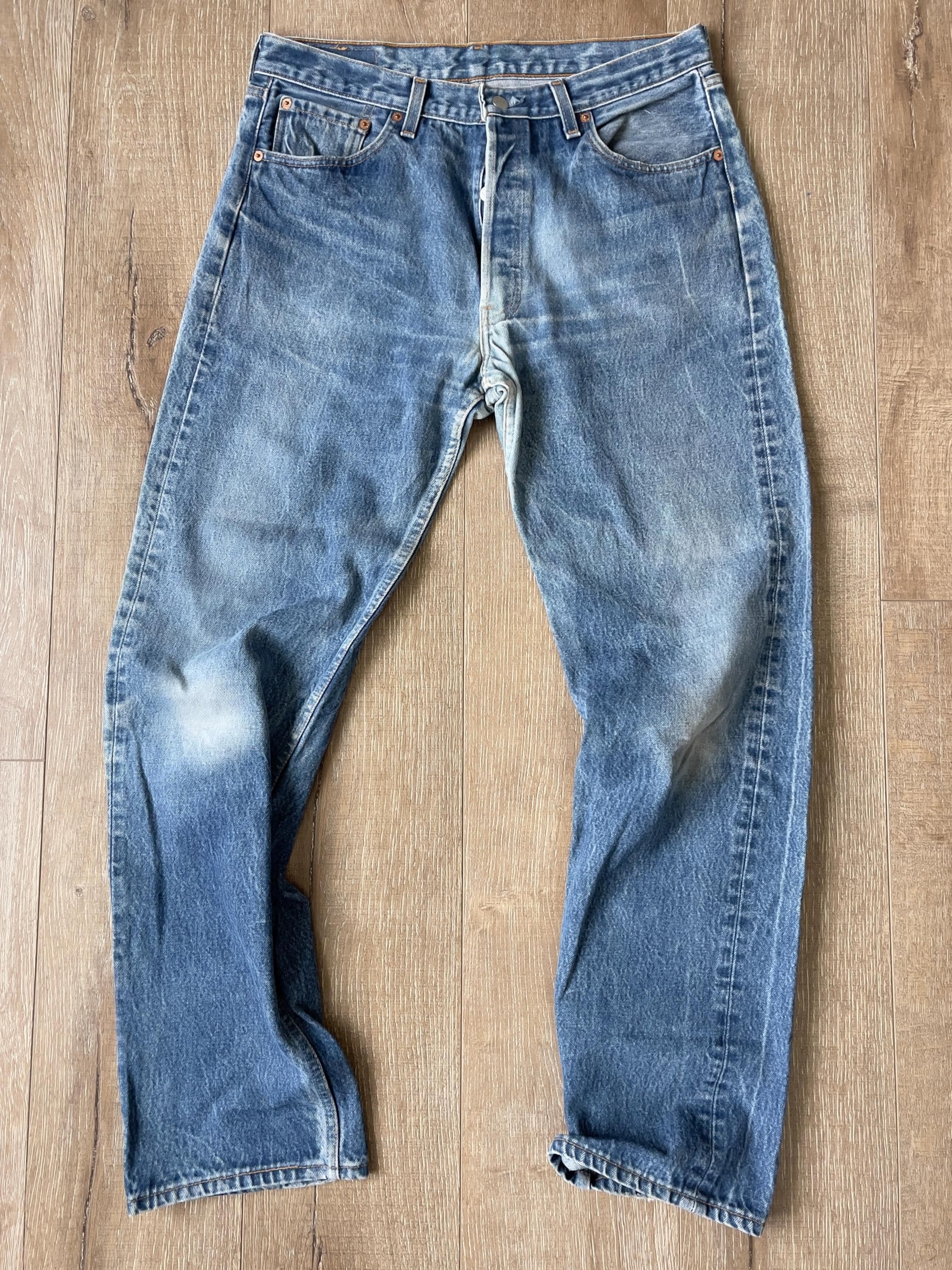 W34 L32 — vintage Levi's 501xx Jeans Men — 1990s, Twist Left