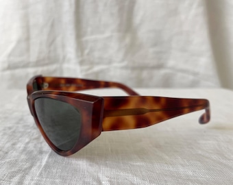 Occhiali da sole Ray Ban B&L (inizio anni 2000 o precedenti) — Onyx, W0800 tartaruga, lenti a occhio di gatto spesse, lenti verde chiaro, imperfezioni