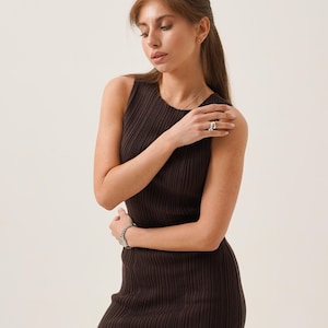 Stretchy Ribbed Mini Dress – Sleeveless Bodycon Knit with Scoop Neck, Minimalist Summer Vacation Outfit for Women, Casual Feminine Look