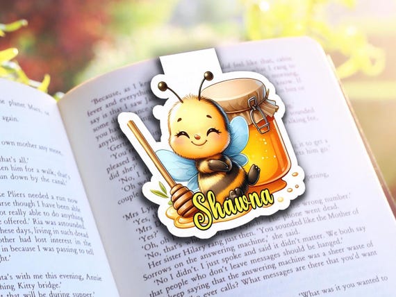 Personalized Magnetic Bookmarks – Cute Honey Bee with Honey, Gift for Book Lovers, Handmade Bookish Accessory, Booktok Bookmark CB2