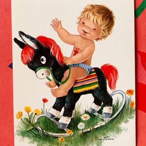 Aufgenommene vintage Ansichtskaart jaren 70 schattige Babyparty auf Hobbelpaard Constanza 7692 / B