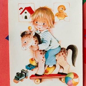 Gebruikte vintage ansichtkaart 70 jaren vintage babyjongen met speelgoed Spanje 345/2