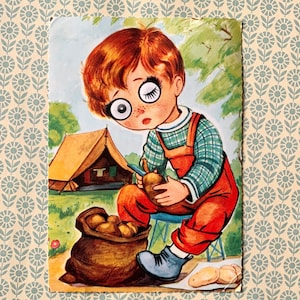 Postal vintage usada Niño de ojos saltones Camping patatas