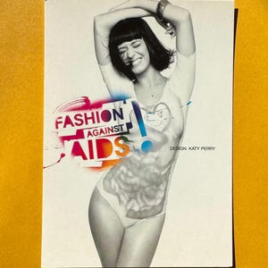 Cartão postal não utilizado Katy Perry H&M Moda Contra Aids Boomerang