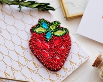 ビーズ刺繍キット イチゴブローチ、ビーズ刺繍の赤いイチゴ、DIYサマー