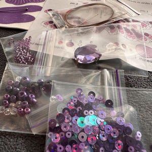 Beaded Brooch Kit 'Purple dragonfly', Tela Artis - DIY Jewelry Making, Bead Embroidery Craft Kit image 11