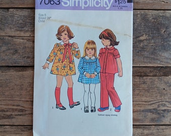 Simplicity 7063 Patrón de costura SIN CORTAR Vintage 70s Vestido Top Pantalones Niñas Talla 5