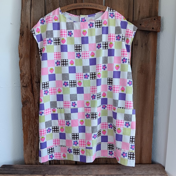 Vintage Handmade Patchwork Print Mod Flowers Hous… - image 1