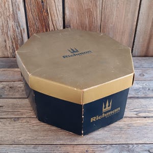 Vintage Richman Brothers Hat Box Long Octagon Distressed Storage Organization