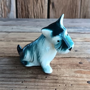 Vintage Scottie Dog Small Ceramic Figurine Black White Scottish Terrier 3"