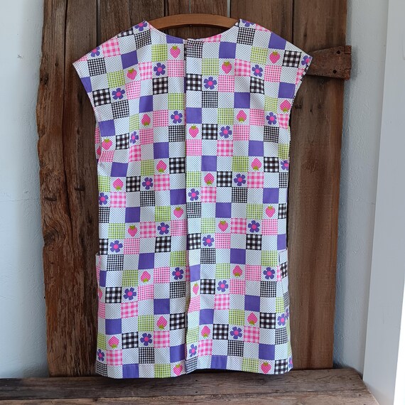 Vintage Handmade Patchwork Print Mod Flowers Hous… - image 4