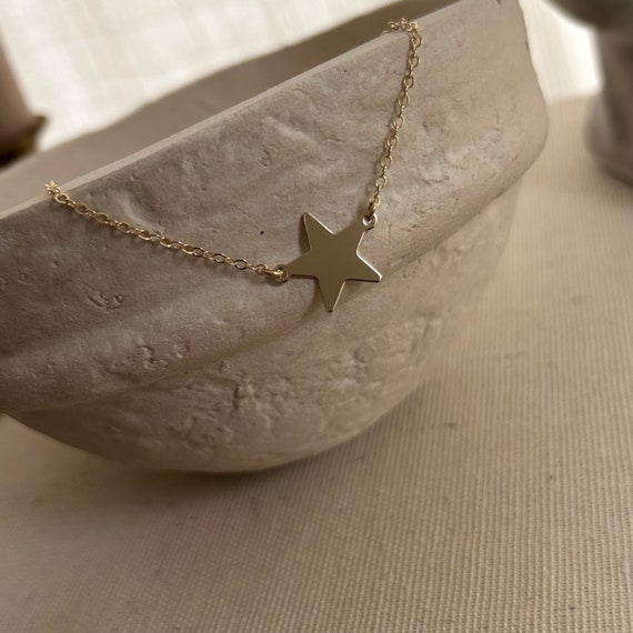 ☆関税込☆VINTAGE HOLLYWOOD★Sweetie Star String Necklace★ Star Necklace • Gold Star Necklace • Star Pendant Necklace