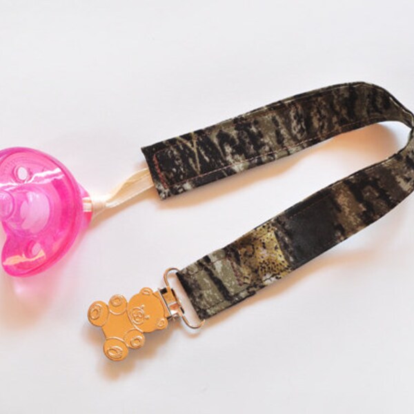 Pacifier Clip Mossy Oak, Baby Binky Clip, Baby Toy, Baby Shower Gift Idea, Valentine Mom Gift