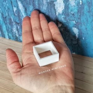 Miniature square shelves, 1:12th scale, miniatures furniture and accessories, doollhouse decoration