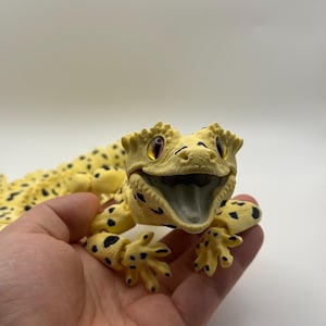 リアルな3Dプリントのトカゲモドキの彫刻 • リアルな爬虫類の装飾、ガラスの目