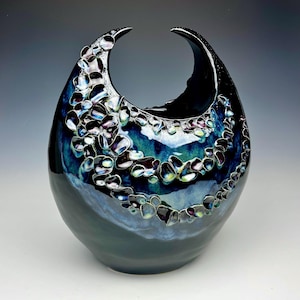 Moon vessel vase