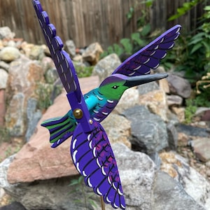 Hummingbird Whirligig (Body 7”L/Wingspan 10”L)