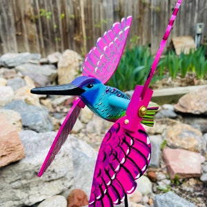 Hummingbird Whirligig (Body 7”L/Wingspan 10”L)