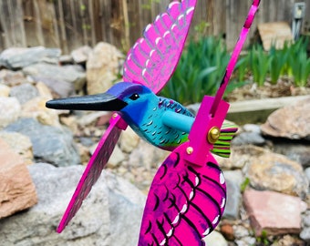 Tourbillon colibri (7 po. L/ Envergure 10 po. L)